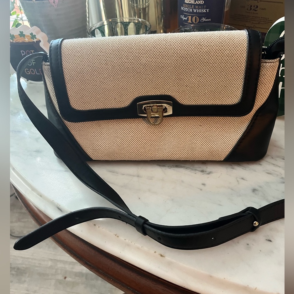 8 Other Reasons Black and Cream Crossbody Bag EUC